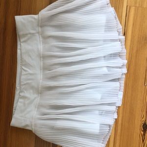 Lululemon just pleat it skirt